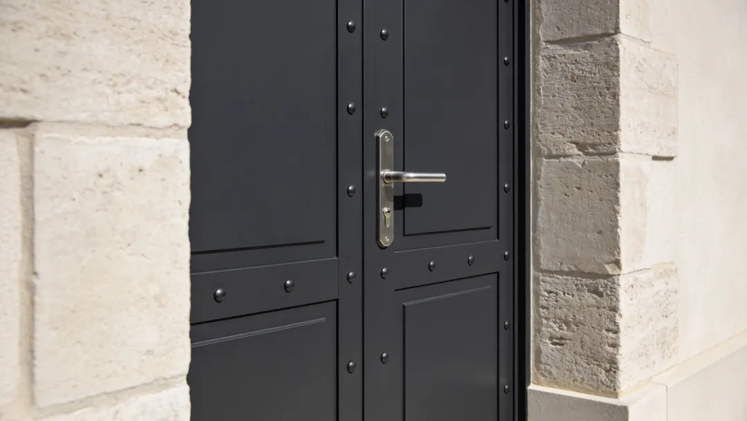 porte-blindee-renforcee-toulon Porte d'entrée blindée renforcée, protection contre l'effraction à Toulon Ouest